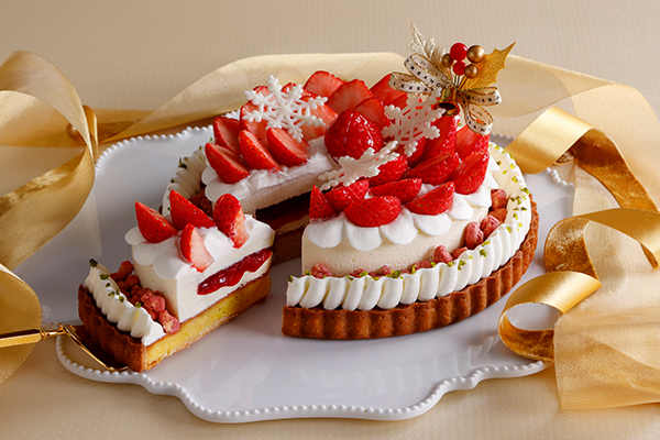 苺づくしのパーティータルト