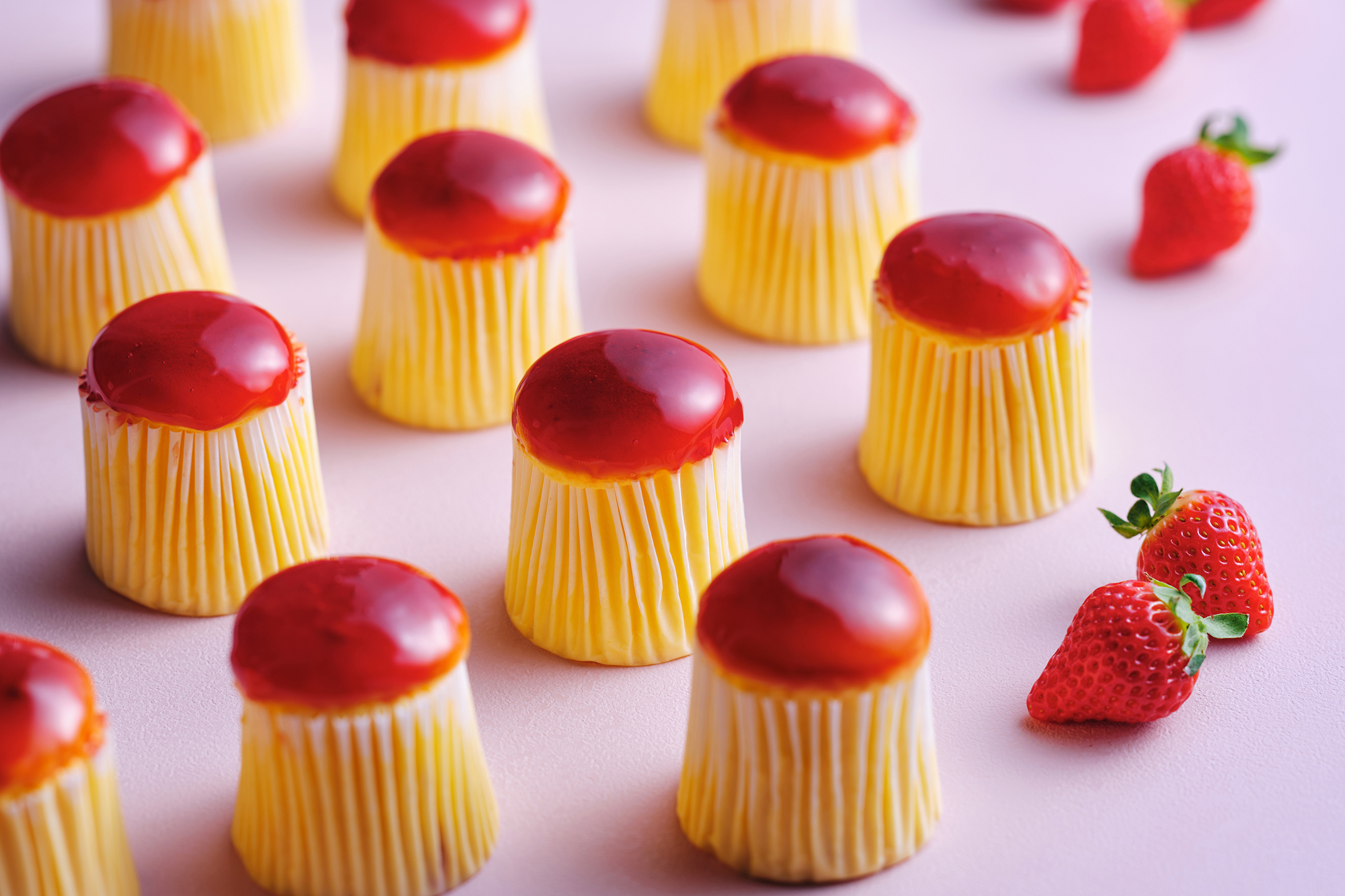 チーズスフレ 料理長の帽子 苺