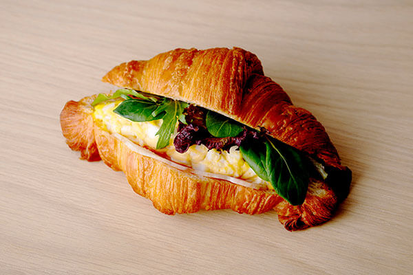 クロワッサンサンド・ハムたまご