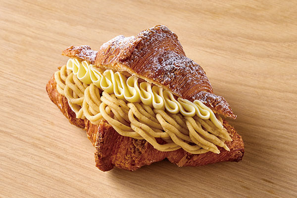 丹波栗のモンブランバタークロワッサン
