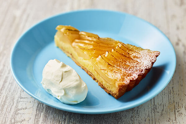 シナモン香る焼き洋梨タルト