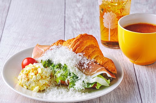 生ハムとチーズのクロワッサンサンドセット