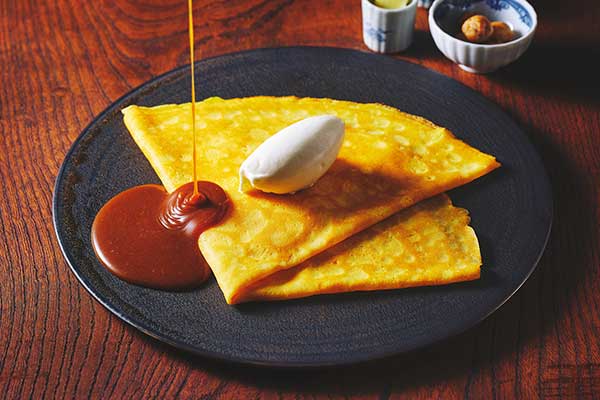 ご褒美クレープ 赤たまごキャラメル