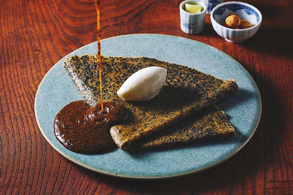 ご褒美クレープ 侘家特製黒ごま