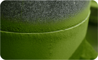 てまひまかける「石臼碾き」