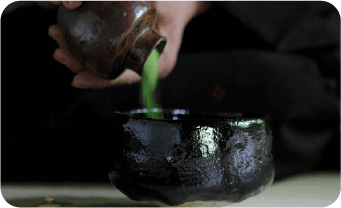 茶会で使う高品質抹茶「お濃茶」を使用